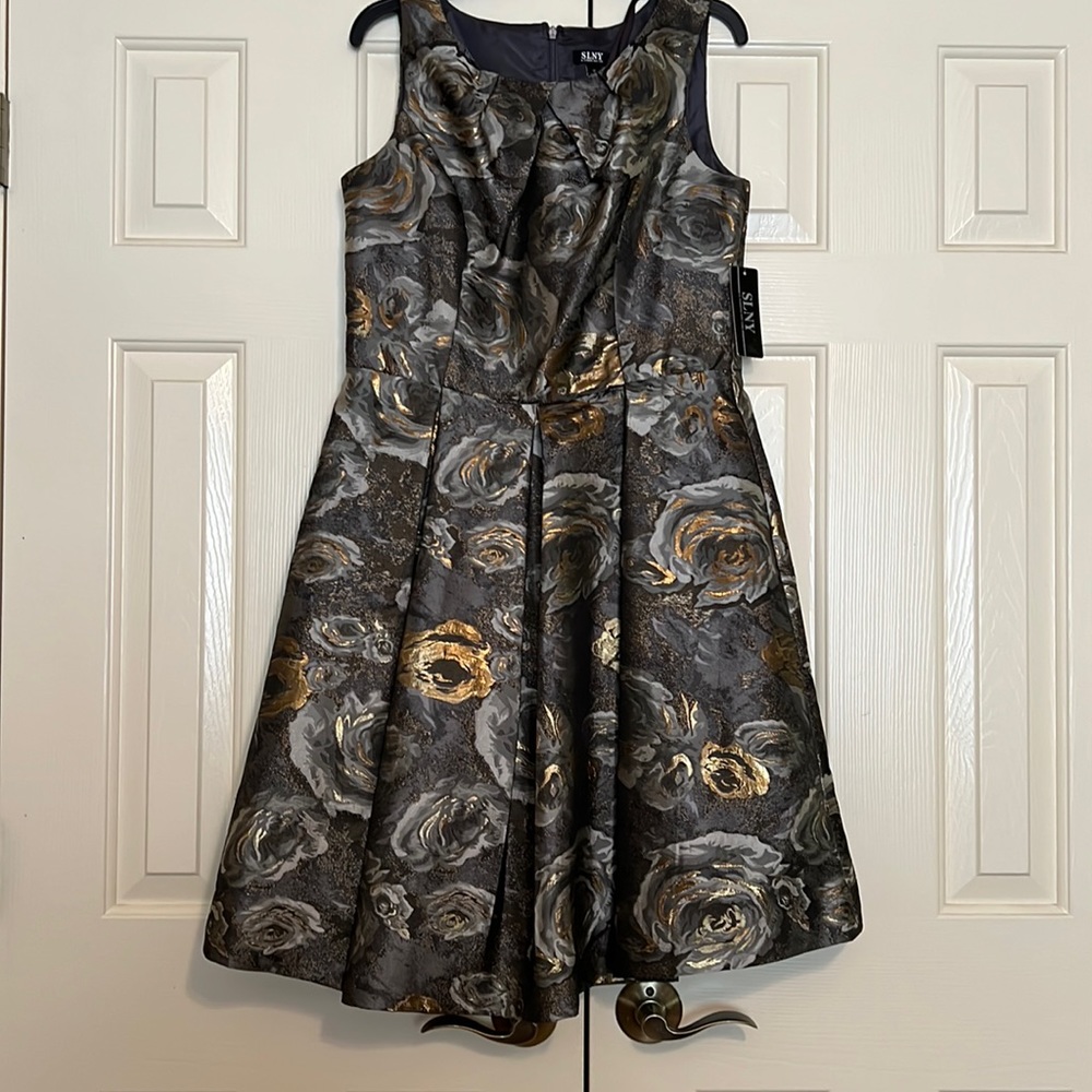 Gorgeous dressy or semi formal dress